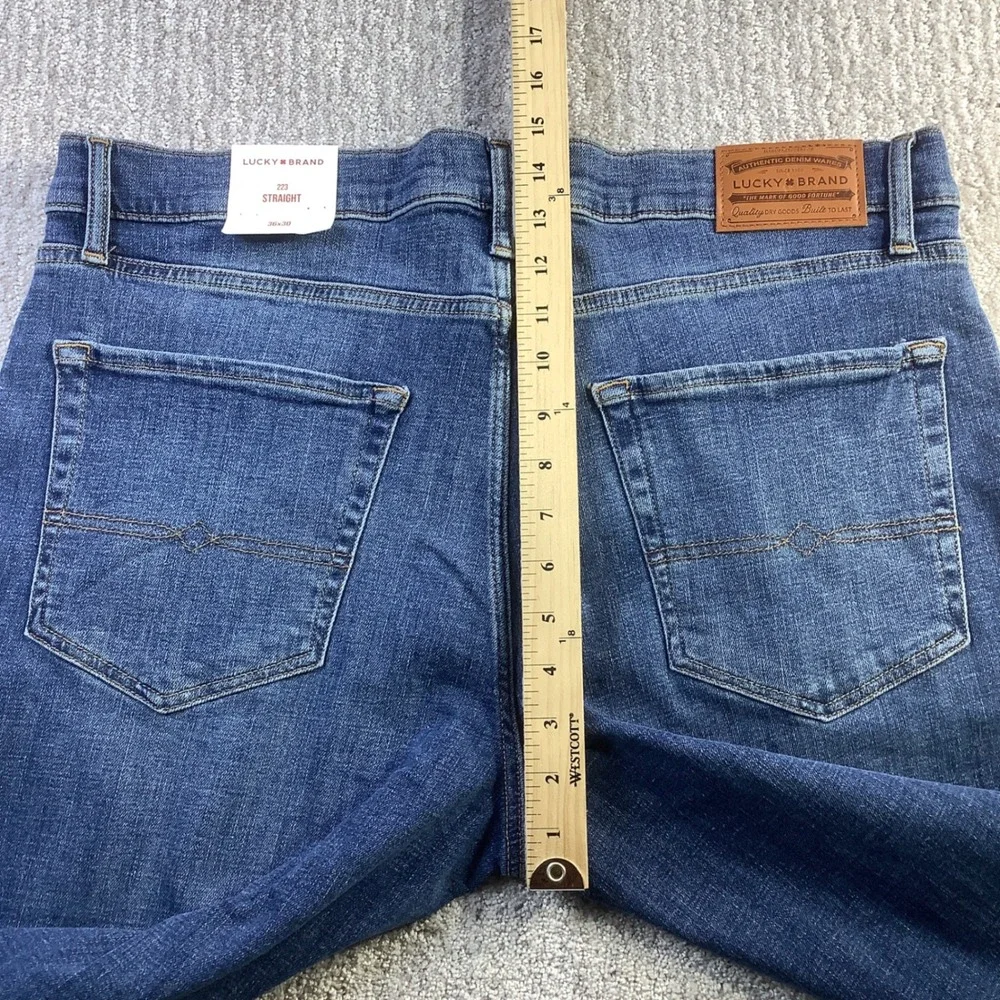 Lucky Brand 223 Straight Leg Mens Jeans Medium Wash Denim 36 x 30 NWT